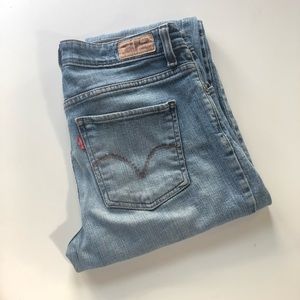 Levis 8S 29x30 light wash women’s straight jeans